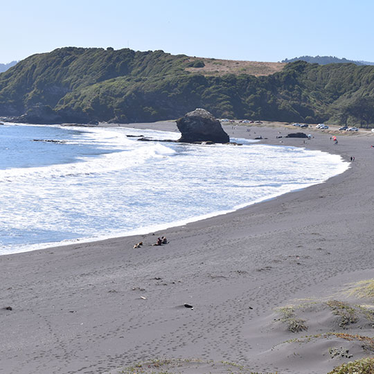 Playa Desembocadura, vista desde Sendero Cerro Pompón, Parque Museo Pedro del Río Zañartu